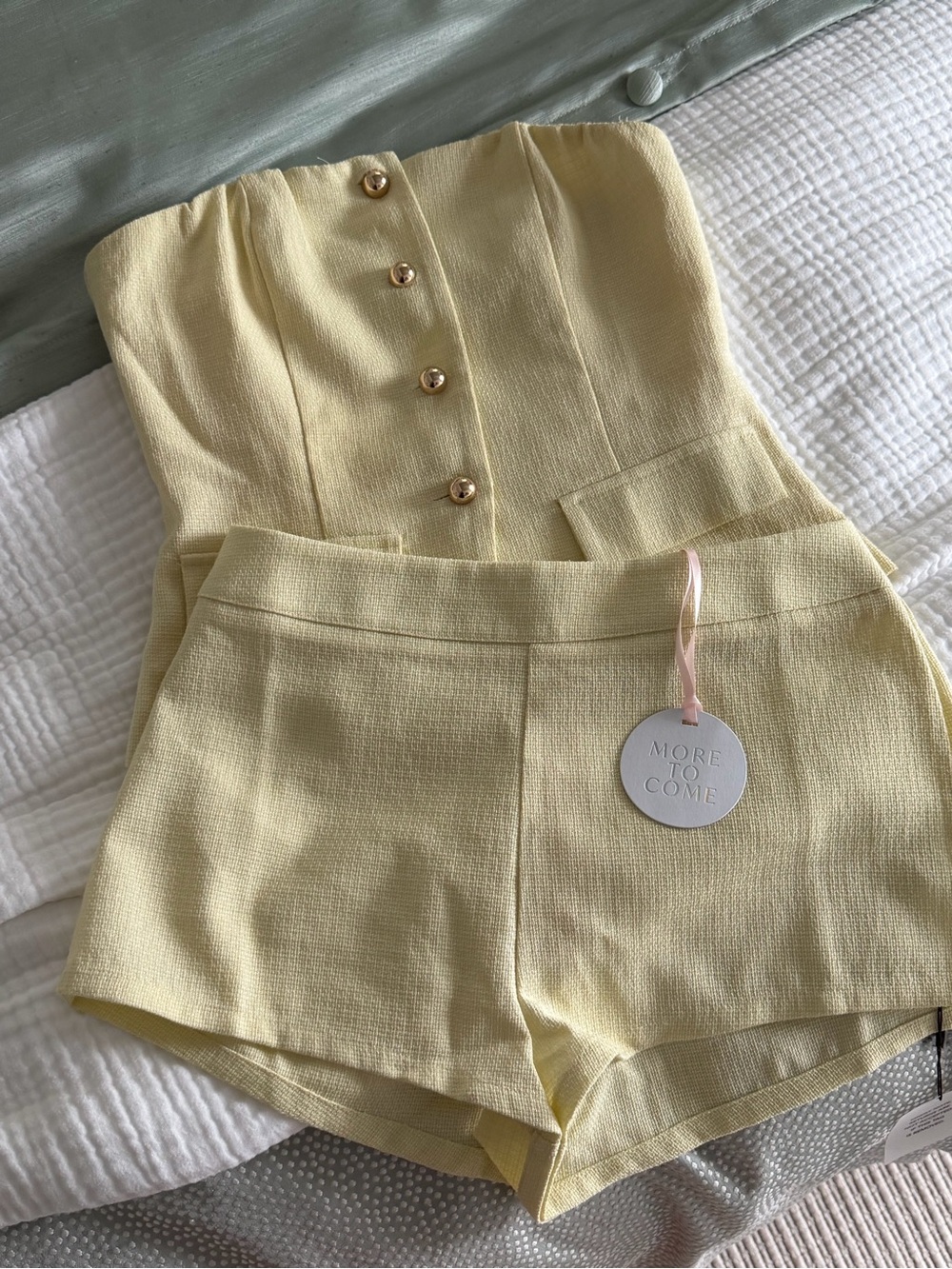 MORE TO COME yellow set - Picture 2 of 6